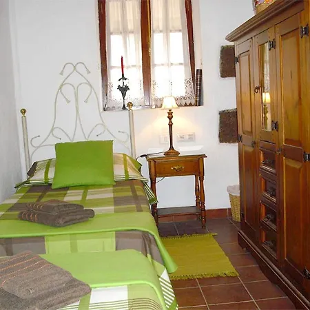 Welcoming House With Pool In San Cristobal, 70 M² * サン・クリストバル・デ・ラ・ラグーナ