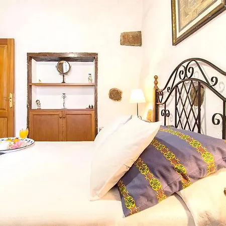 Welcoming House With Pool In San Cristobal, 70 M²