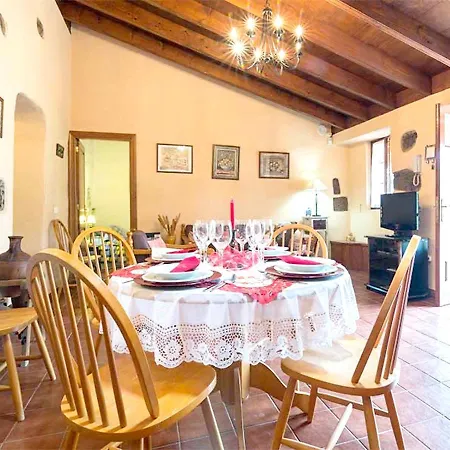 Welcoming House With Pool In San Cristobal, 70 M² *