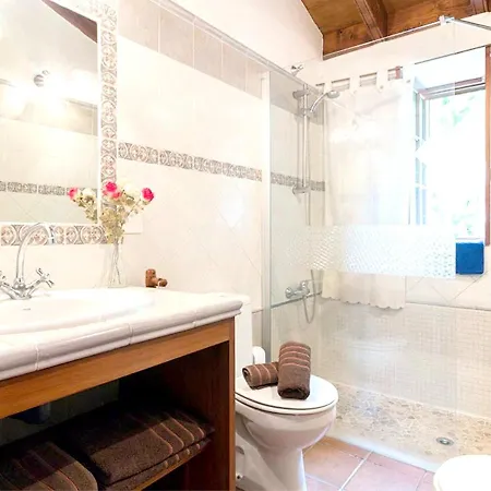 Welcoming House With Pool In San Cristobal, 70 M² لا لاغونا
