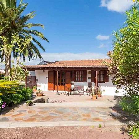 Welcoming House With Pool In San Cristobal, 70 M²