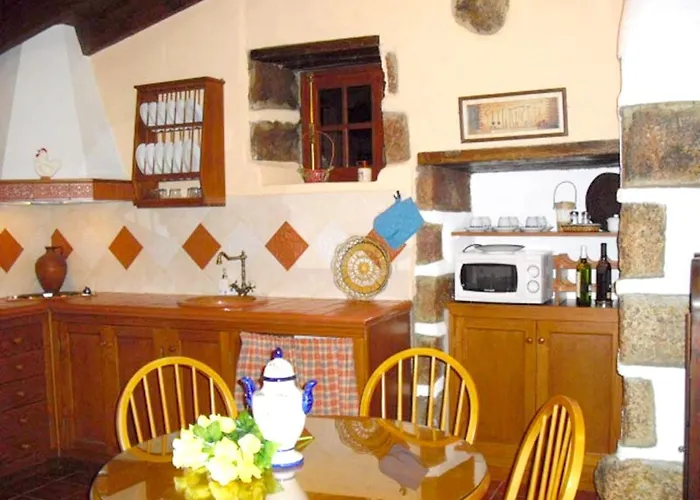 Welcoming House With Pool In San Cristobal, 70 M² *