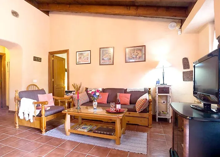 Welcoming House With Pool In San Cristobal, 70 M² * 라 라구나