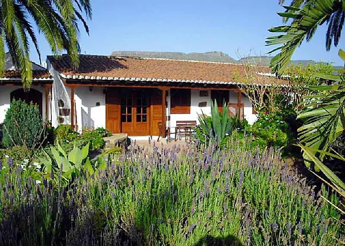 Welcoming House With Pool In San Cristobal, 70 M² Feriehus La Laguna (Tenerife)