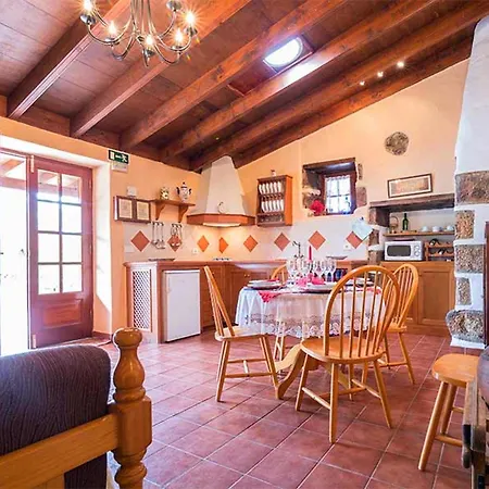 Welcoming House With Pool In San Cristobal, 70 M²