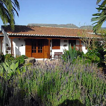 Welcoming House With Pool In San Cristobal, 70 M² Casa vacanze