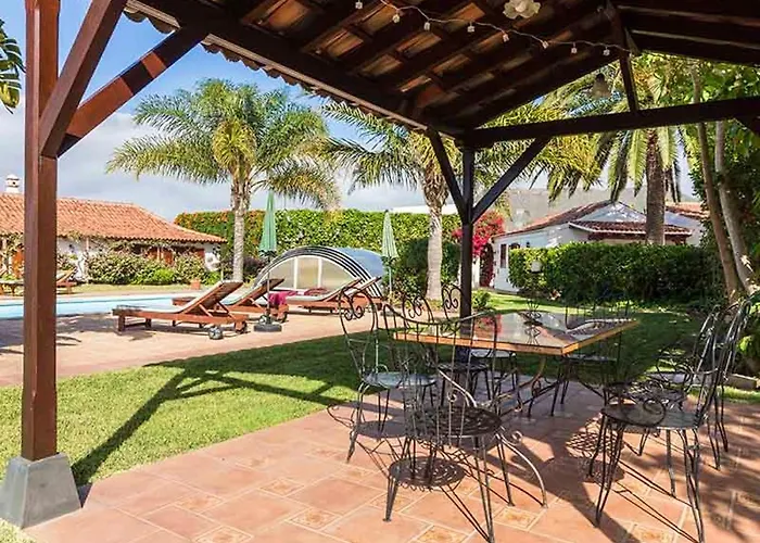 Semesterbostad Welcoming House With Pool In San Cristobal, 70 M² La Laguna (Tenerife)