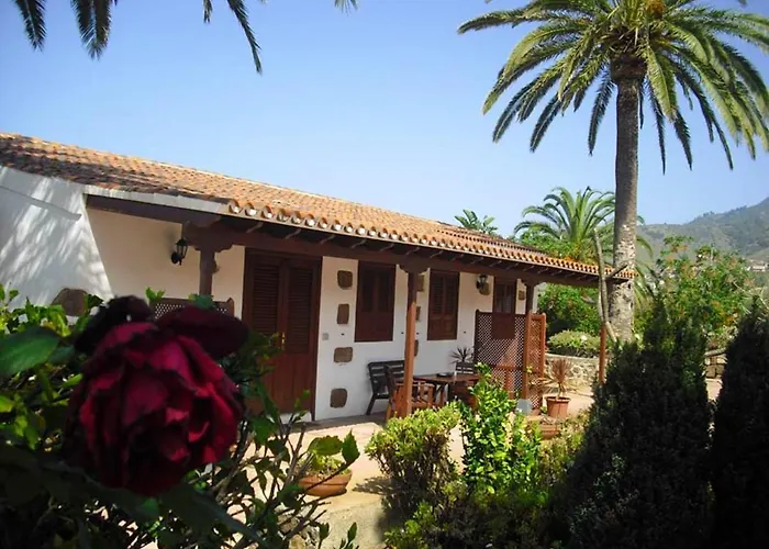 Semesterbostad Welcoming House With Pool In San Cristobal, 70 M²