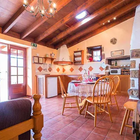 Welcoming House With Pool In San Cristobal, 70 M²