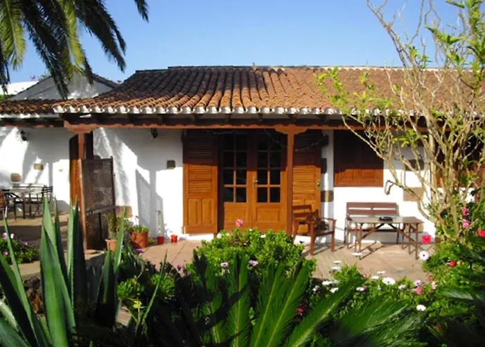 Welcoming House With Pool In San Cristobal, 70 M² Nyaraló *