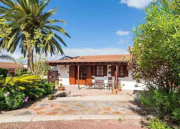 Welcoming House With Pool In San Cristobal, 70 M²